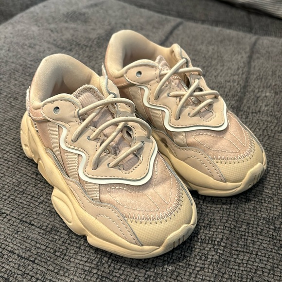 adidas Other - Adidas ozweego kids size 7k